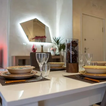 Modern Family Near The Hospital, Netflix & Free Wi-fi Apartament