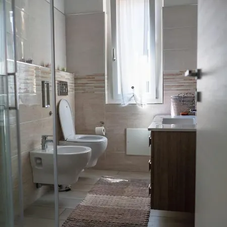 Modern Family Near The Hospital, Netflix & Free Wi-fi Brescia