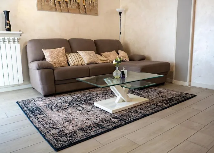 Modern Family Near The Hospital, Netflix & Free Wi-fi *